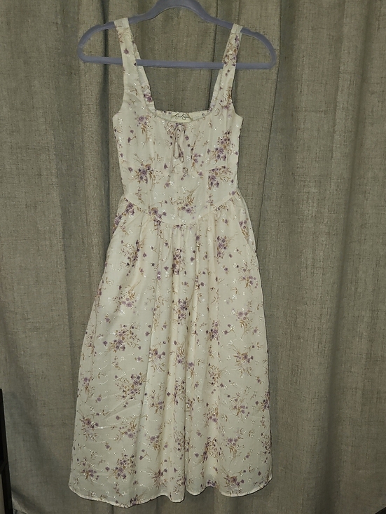 Dresses & Skirts - Jessica Simpson Floral Cream Midi Dress with Lavender Print With Pockets